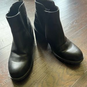 Baretrap’s Haile size 8 black boot